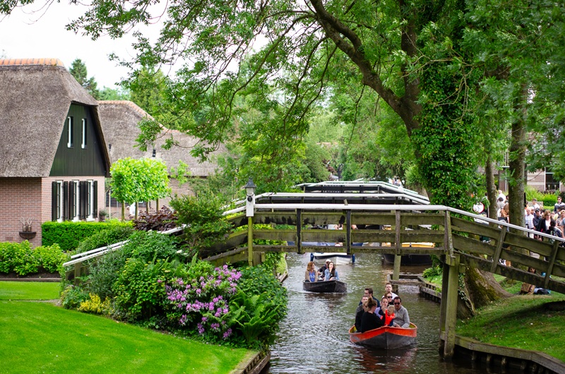 Vanuit Amsterdam: Dagtocht Giethoorn, Poldermuseum Flevoland en Enkhuizen